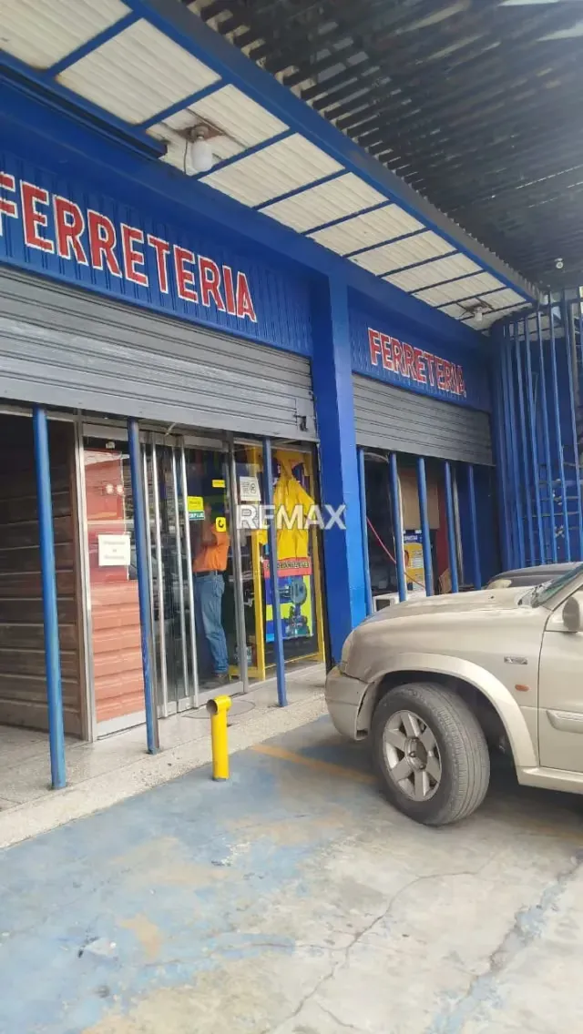 OPORTUNIDAD FONDO DE COMERCIO FERRETERIA EN AV. LOS JABILLOS LA COROMOTO - 11
