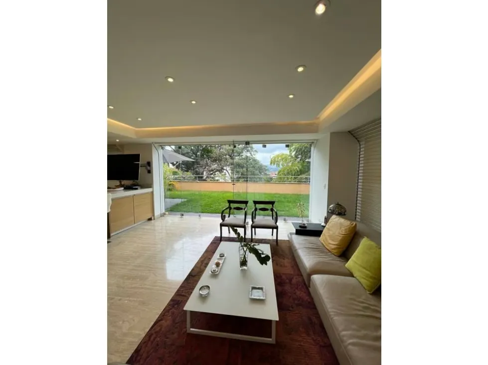 Se Vende PB 350m2 4h/6b/5p Los Palos Grandes 9177 - 3