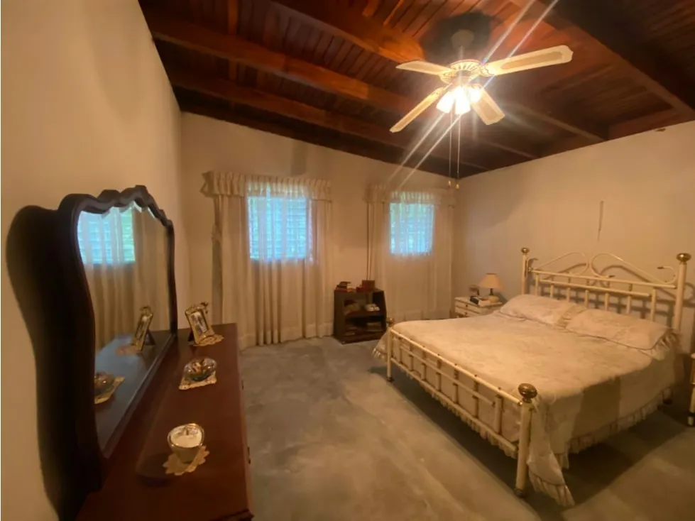 CASA EN VENTA LA LAGUNITA 1250MTS T - 16