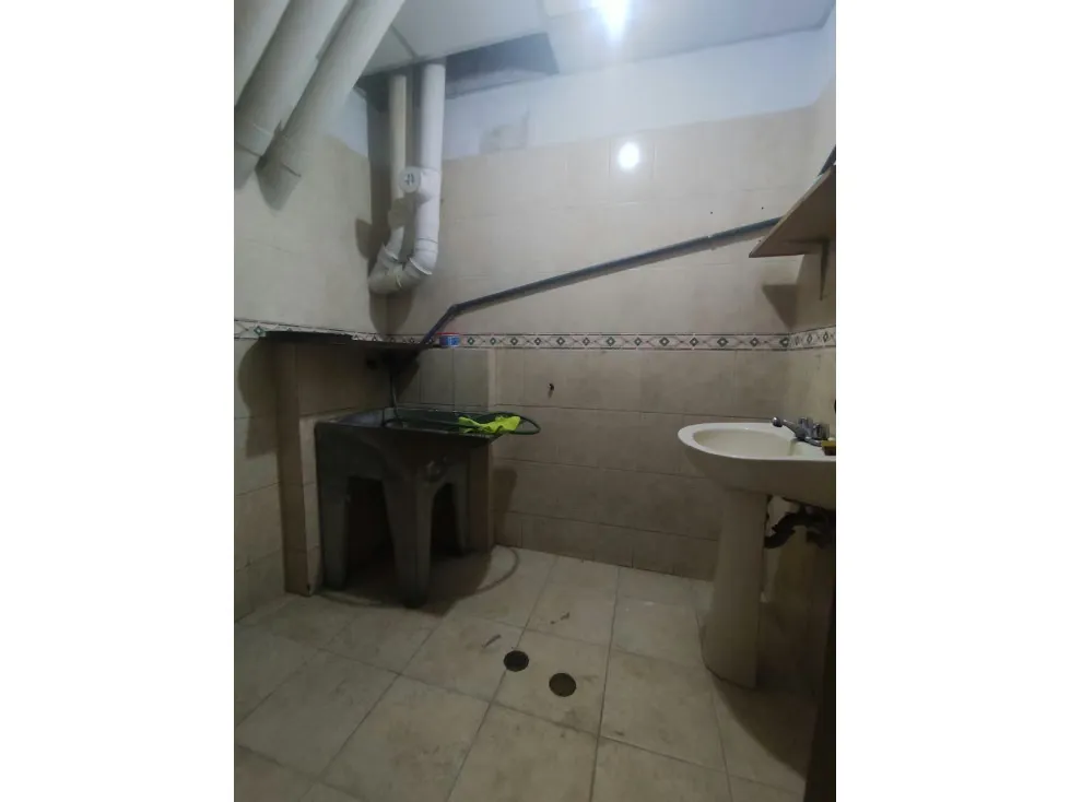 Se alquila planta industrial/depósito 1000m2 Boleíta Norte 3514 - 19