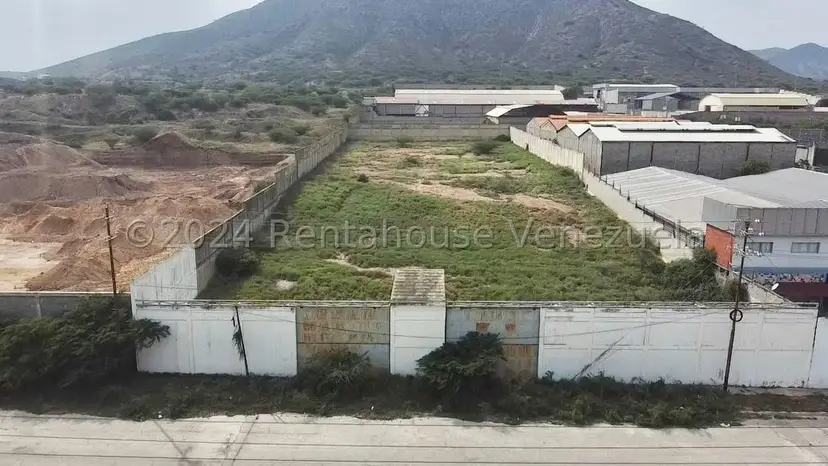 Terreno (Comercial) en Venta en Zona Industrial 2, Lara