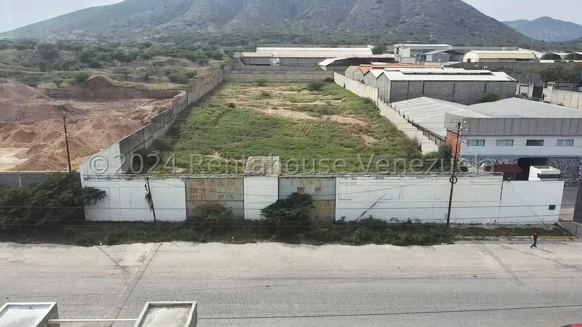 Terreno (Comercial) en Venta en Zona Industrial 2, Lara - 18