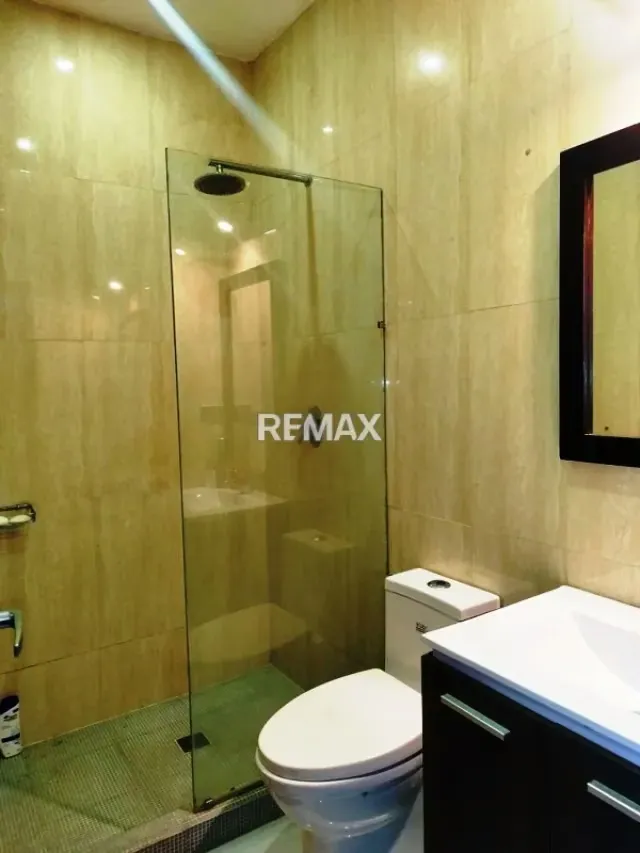 CASA EN VENTA - URB. CAICAGUANA - 16