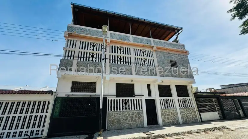 Casa (Multipes Niveles) en Venta en San Joaquin de Turmero, Aragua