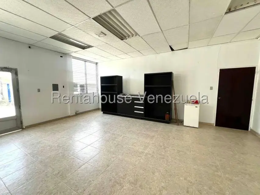 Local Comercial en Alquiler en Zona Industrial 1, Lara - 6