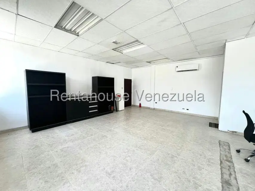 Local Comercial en Alquiler en Zona Industrial 1, Lara - 7