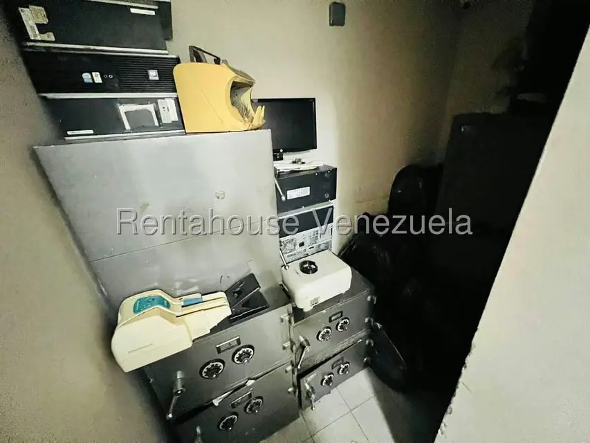 Oficina en Venta en Zona Centro, Aragua - 32