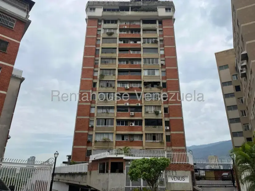 Apartamento (1 Nivel) en Alquiler en Colinas de Bello Monte, Distrito Metropolitano