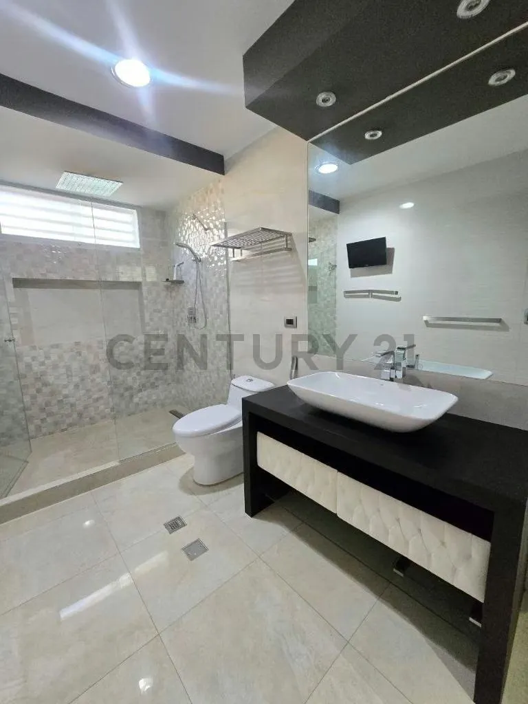 Apartamento Triplex en Venta en Urbanización Miranda - 20