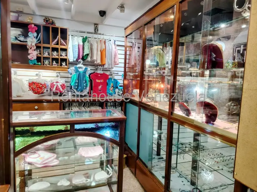 Comercio en Venta en Prados del Este, Distrito Metropolitano - 5