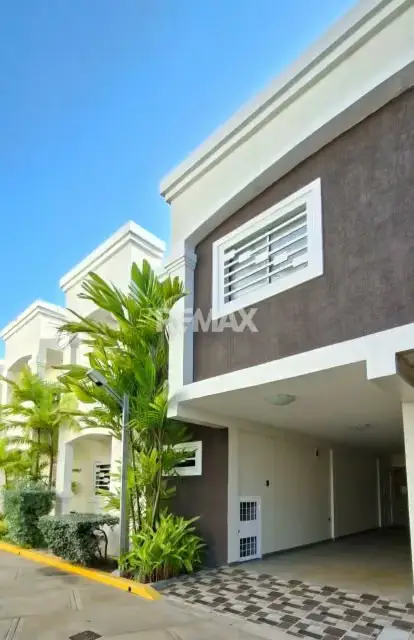 Townhouse en Alquiler Villa Doral