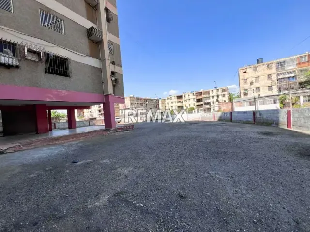 Apartamento en venta en la Urbanización San Francisco, Avenida 40 - 4