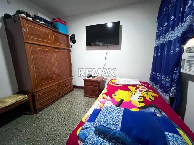 Apartamento en venta en la Urbanización San Francisco, Avenida 40 - 5