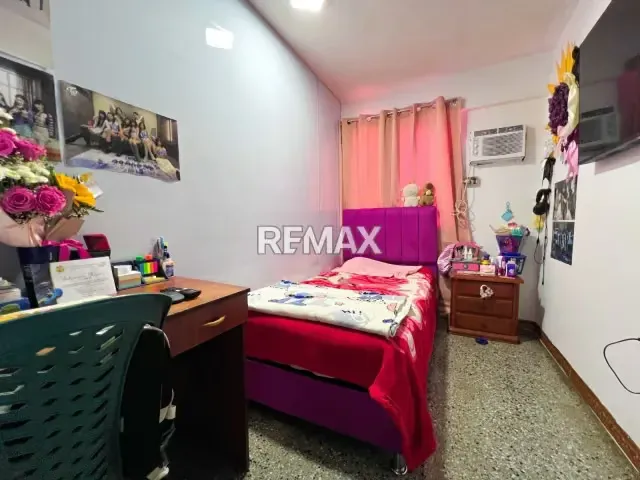 Apartamento en venta en la Urbanización San Francisco, Avenida 40 - 6