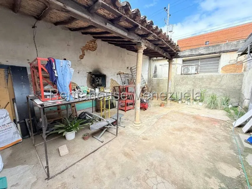 Casa (1 Nivel) en Venta en Centro, Lara - 11