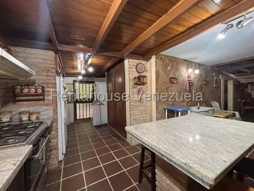 Casa (Colonial) en Alquiler en El Manzano, Lara - 3
