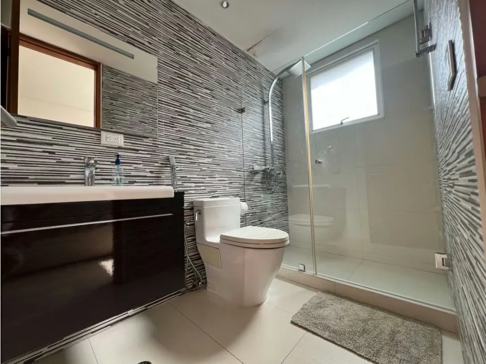 Se vende PH duplex 625m2 7H+S/6B/6P Los Palos Grandes - 15