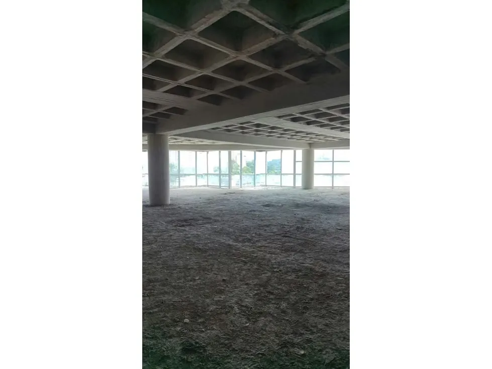 Se alquila Oficina 400m² Los Naranjos - 3