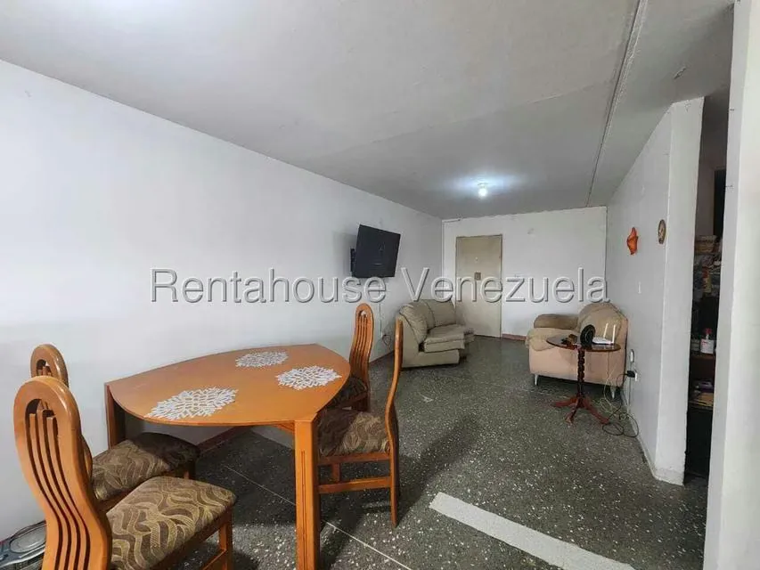 Apartamento (1 Nivel) en Venta en Caricuao, Distrito Metropolitano - 2