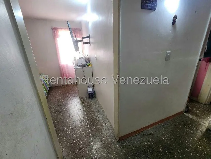 Apartamento (1 Nivel) en Venta en Caricuao, Distrito Metropolitano - 11
