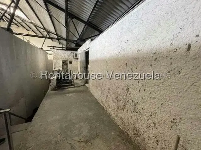 Galpon - Deposito en Alquiler en Los Cortijos de Lourdes, Distrito Metropolitano - 2