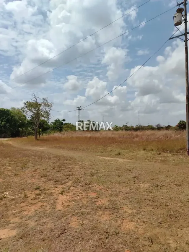 Ofrece en venta terreno en el Sector Orocual, via la Toscana del Estado Monagas