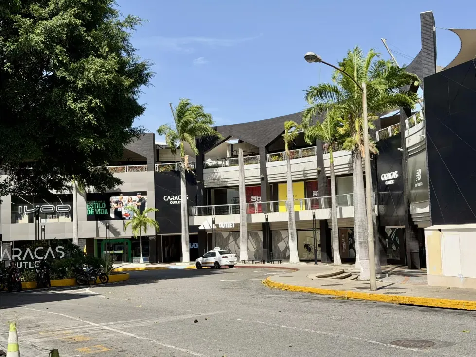 Se Alquila Local Comercial/30M2/Boleita Center/3198 - 5