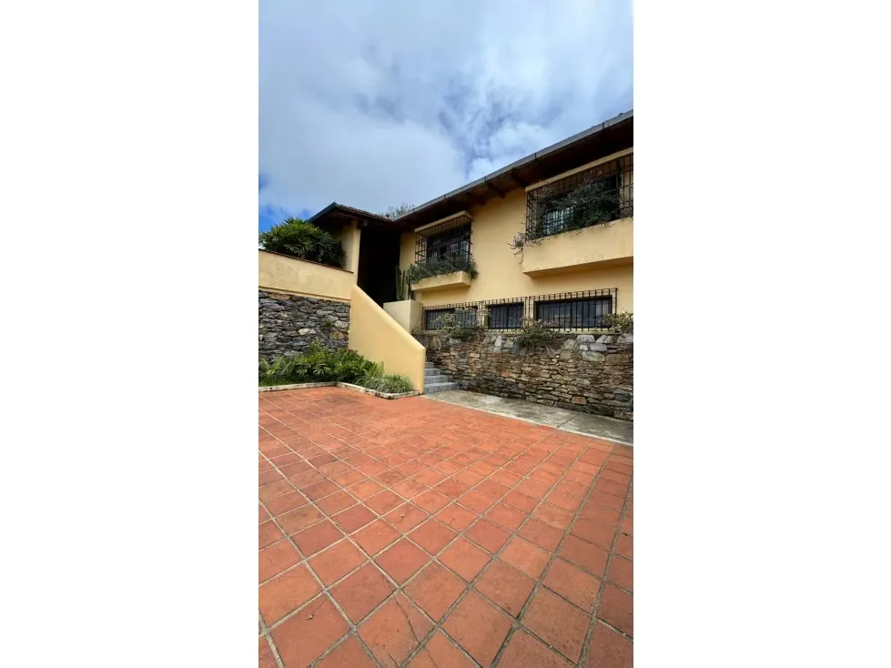Vendo casa 600m2 La Lagunita 6451