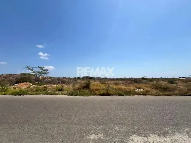 TERRENO EN VENTA - 4