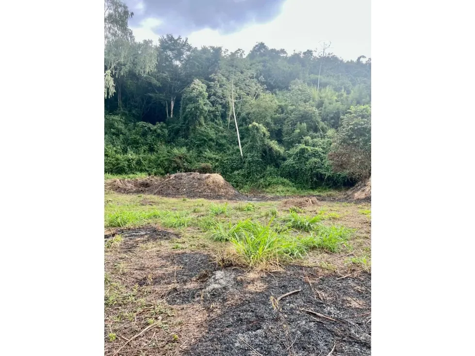 Se vende terreno plano 2000m2 Cerro Verde 9088