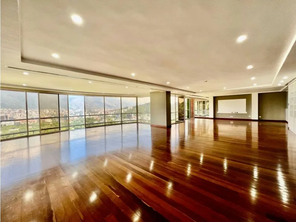 Se vende y/o alquila apto 387m2 3h+2s+Ch/6B/5p Colinas de Valle Arriba