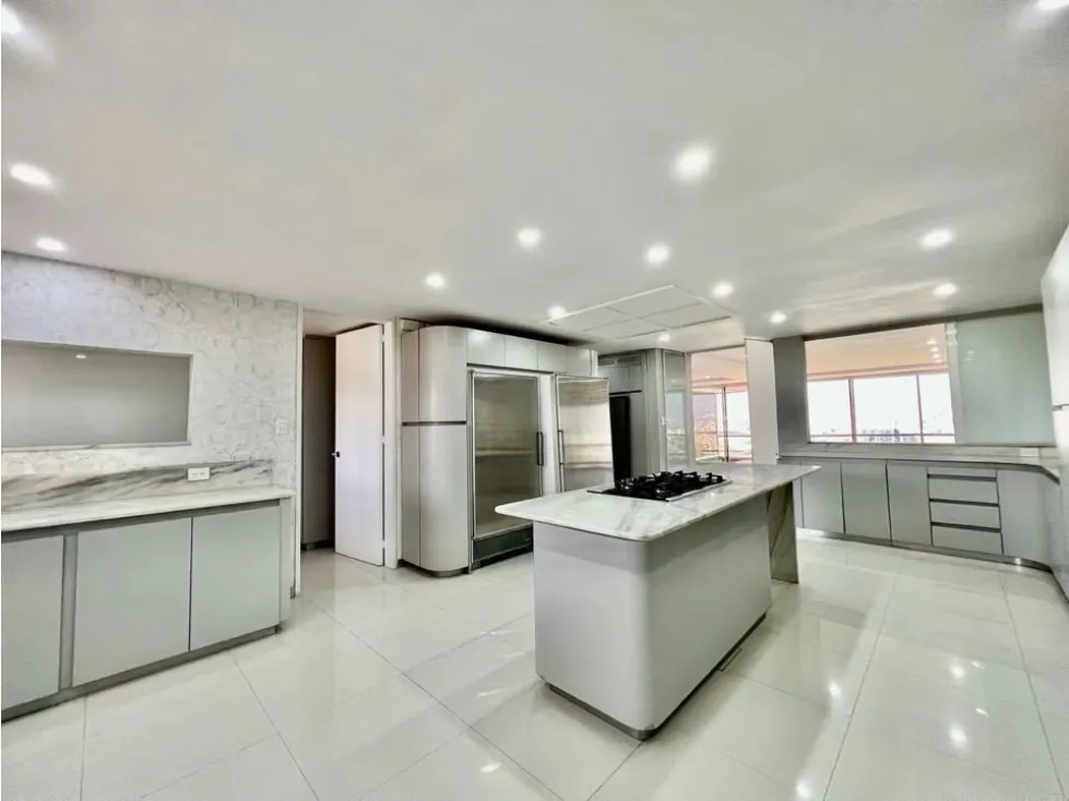 Se vende y/o alquila apto 387m2 3h+2s+Ch/6B/5p Colinas de Valle Arriba - 11