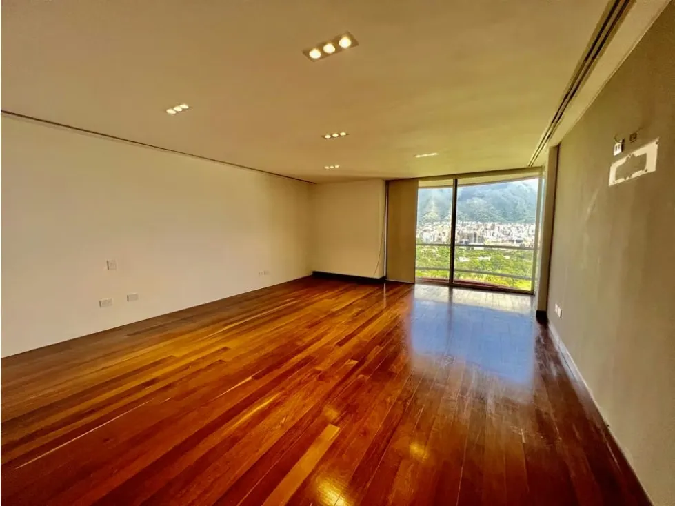 Se vende y/o alquila apto 387m2 3h+2s+Ch/6B/5p Colinas de Valle Arriba - 24