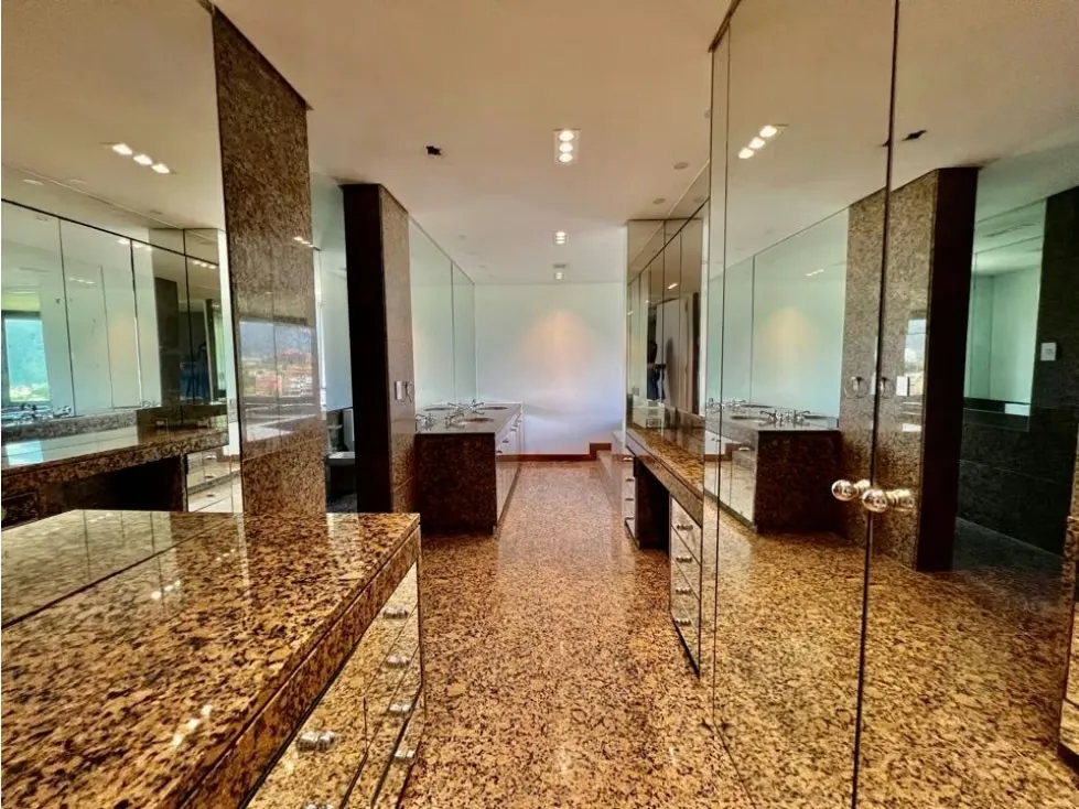 Se vende y/o alquila apto 387m2 3h+2s+Ch/6B/5p Colinas de Valle Arriba - 26