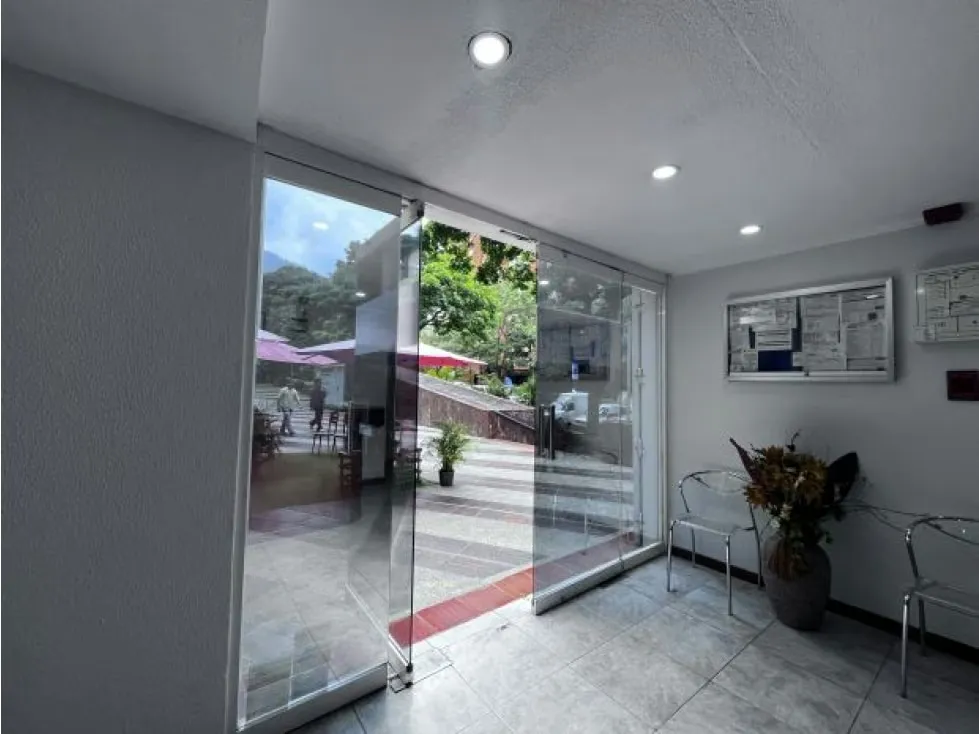 Local comercial en venta en los dos caminos a pie de calle JULI - 2