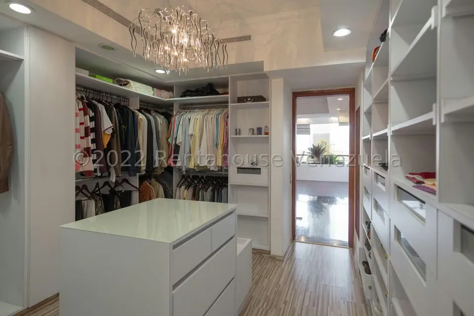 Apartamento (Duplex) en Venta en La Tahona, Distrito Metropolitano - 39