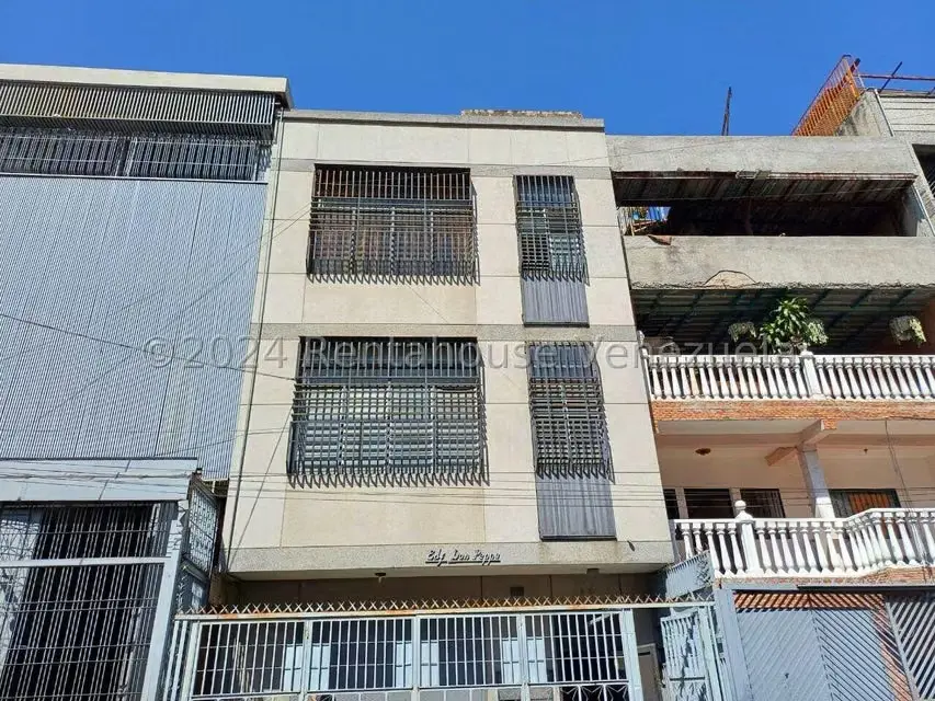 Edificio en Venta en Catia, Distrito Metropolitano