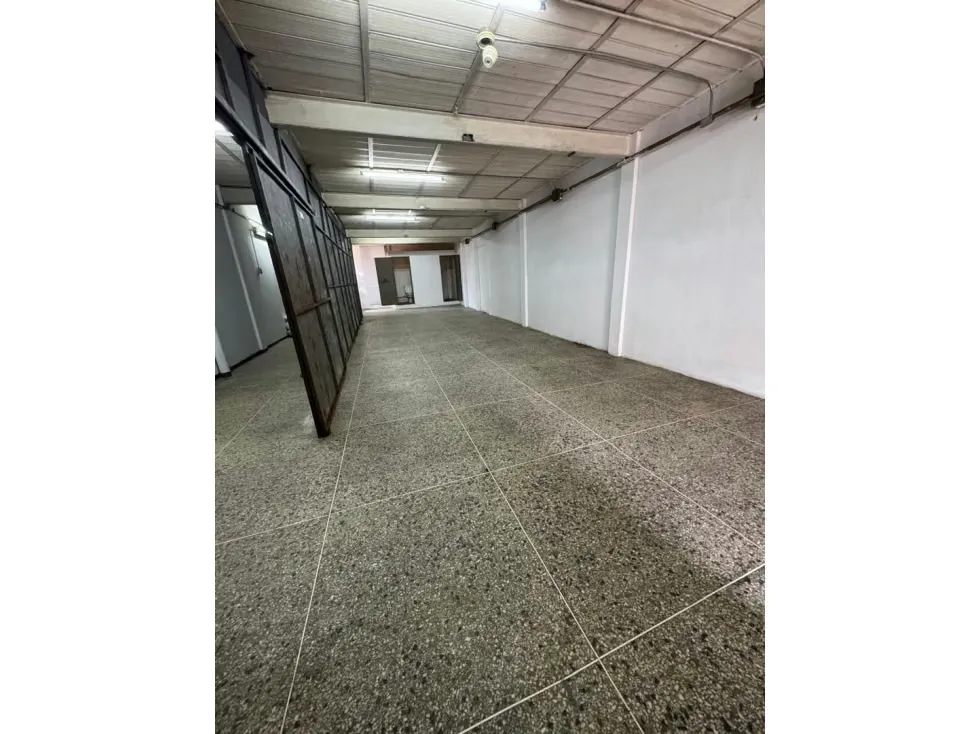 MG-Local en alquiler en Catia (piso 1)
