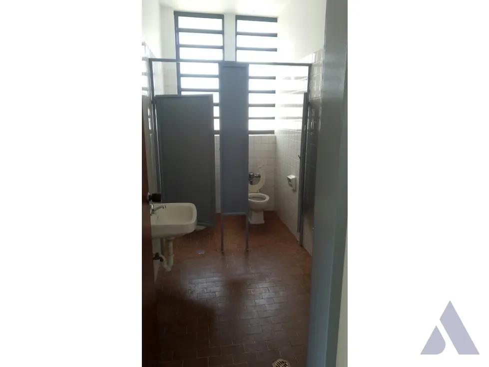 Se alquila local industrial 98m2 Boleita Sur 7749 - 3