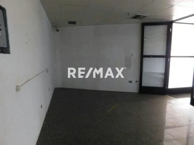 Alquiler de Local Comercial _ C.C. Macaracuay Plaza (C3 L9A)) - 3