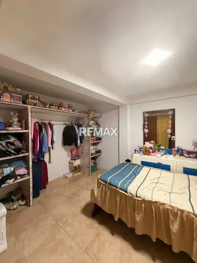 EN VENTA CASA AMPLIA UBUCADA EN LA URB. LA ARBOLEDA - 9