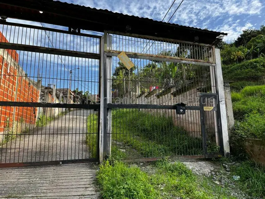 Terreno (Finca) en Venta en El Junquito, Distrito Metropolitano - 2