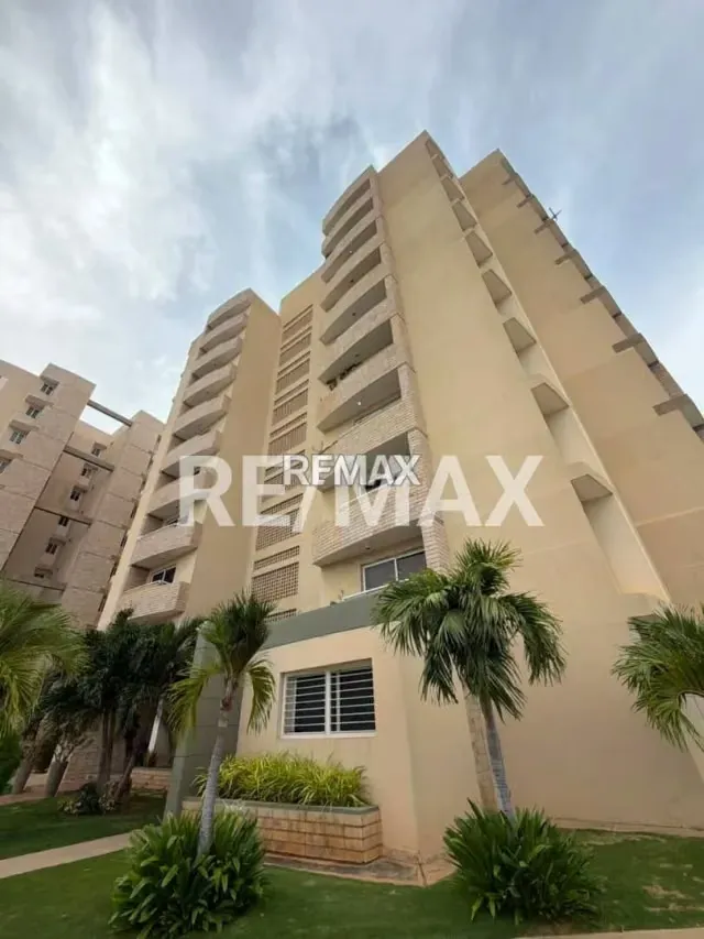 Apartamento en venta lago country III - 2