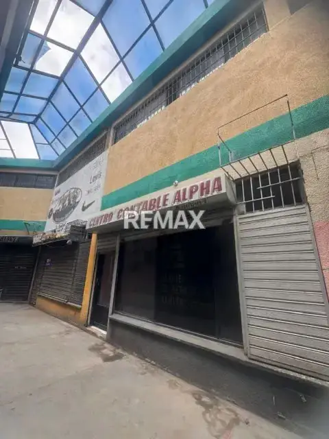 Local comercial disponible en venta ubicado en el centro de Punto Fijo entre Calle Colombia y Ecuador