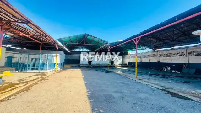 Local en Venta, Centro de Punto Fijo. - 2