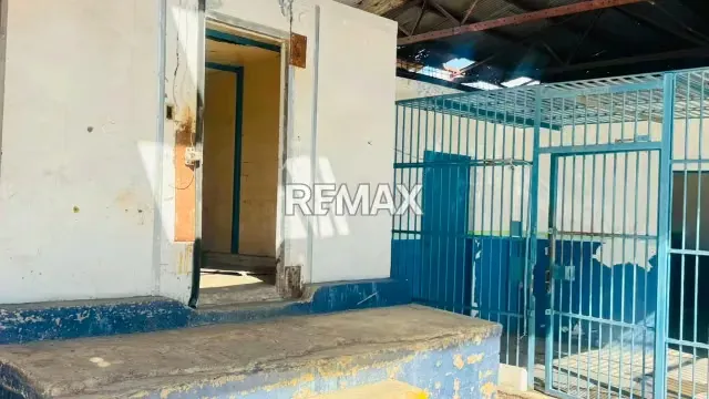 Local en Venta, Centro de Punto Fijo. - 4