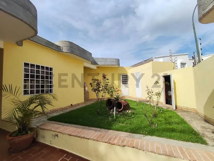 VENTA CASA LA LAGUNITA 5H/6B/4/P