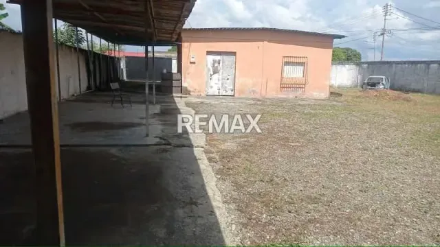 En Venta Terreno con Bienhechurias ubicado en La Comunidad Vieja, Callejon 3, esquina de la calle Carabobo, Guanare, Portuguesa, Venezuela - 2