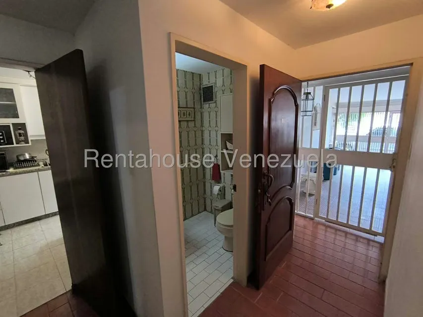 Casa (Multipes Niveles) en Venta en Colinas de La California, Distrito Metropolitano - 4