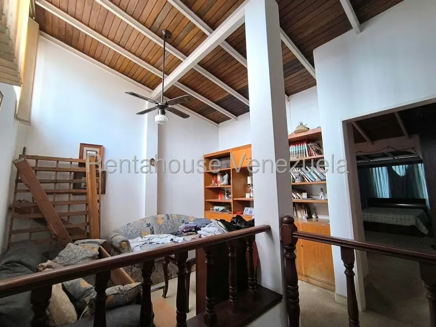 Casa (Multipes Niveles) en Venta en Colinas de La California, Distrito Metropolitano - 33